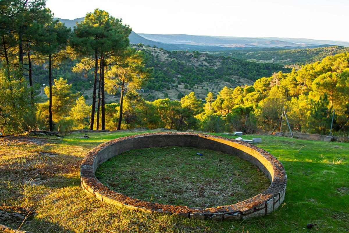 Casa Cadalso, Mirador De Gredos, Madrid Pensionat Cadalso de los Vidrios Eksteriør billede
